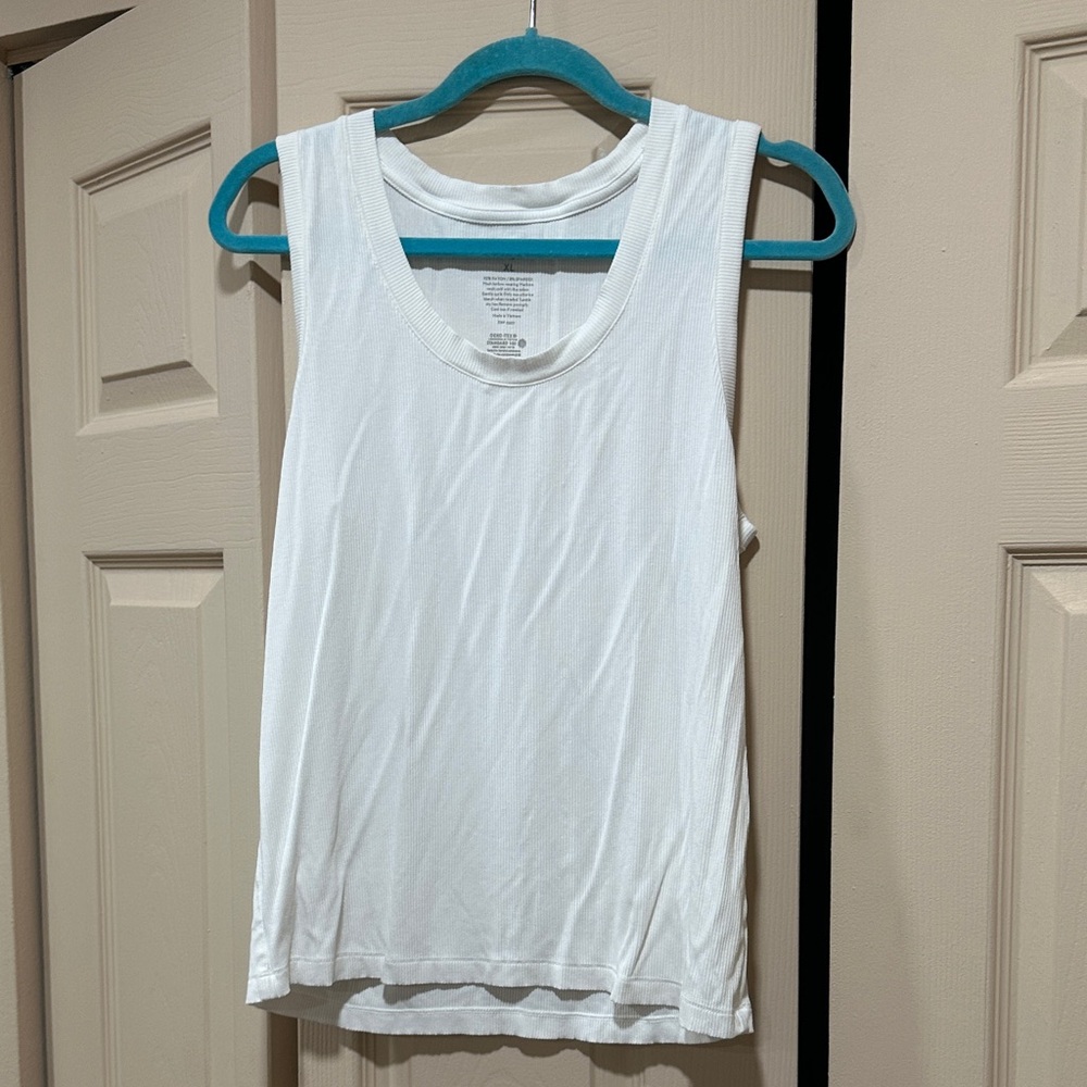 Women's White Sleeveless Top